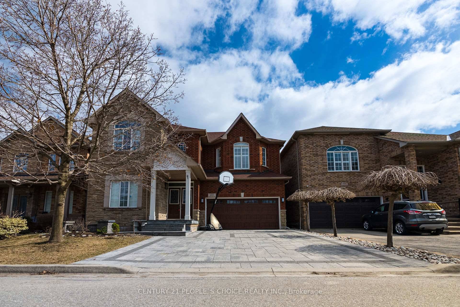 Oakville Prime Location !