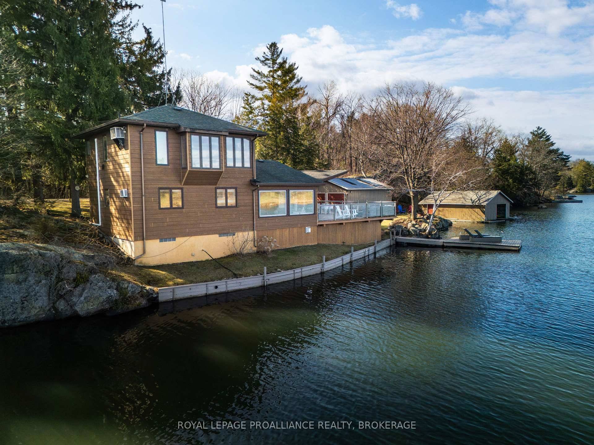 Have you been looking for that perfect place to kick back and relax, watch the sunset on the water while you barbecue on the deck ?