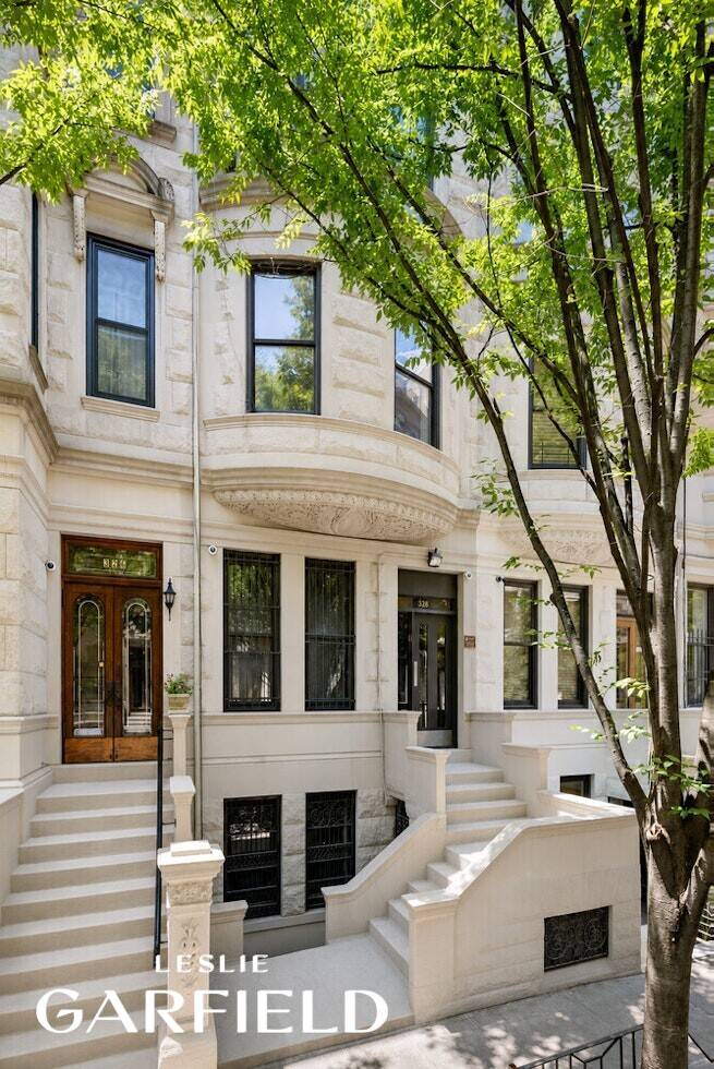 Rarely does an entirely vacant, park block, 18 foot wide Upper West Side townhouse of this scale become available.