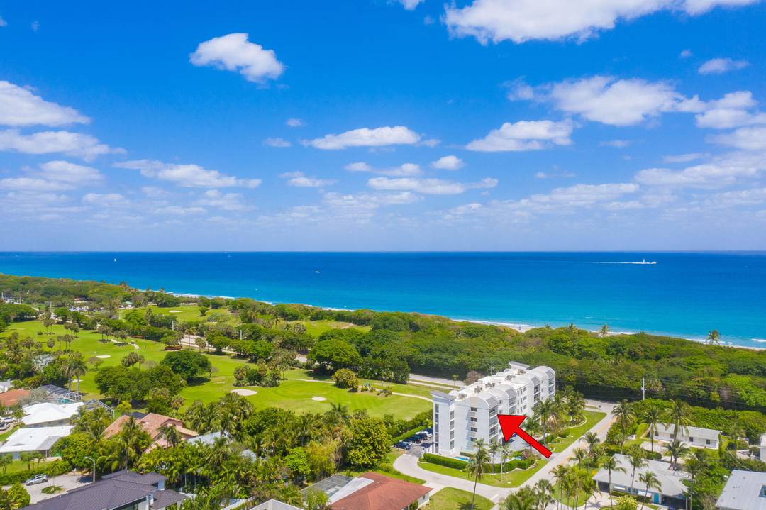 NO HOA ! EZ RENTAL, AMAZING A1A East Boca Raton location.