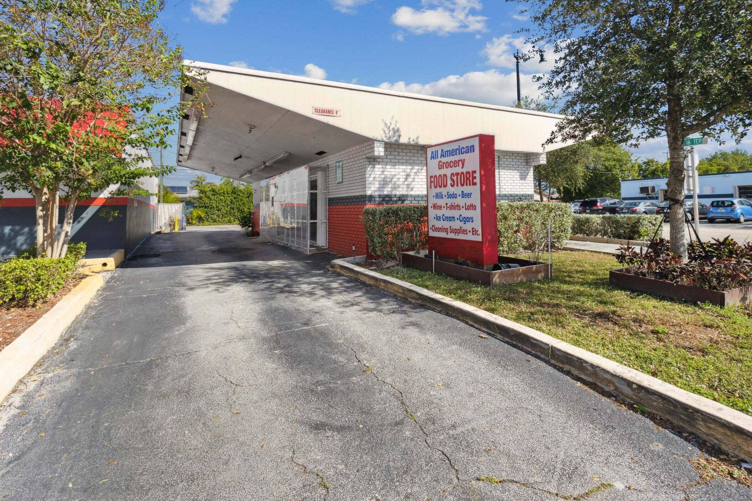 Prime commercial property on Sample Rd in Pompano Beach !