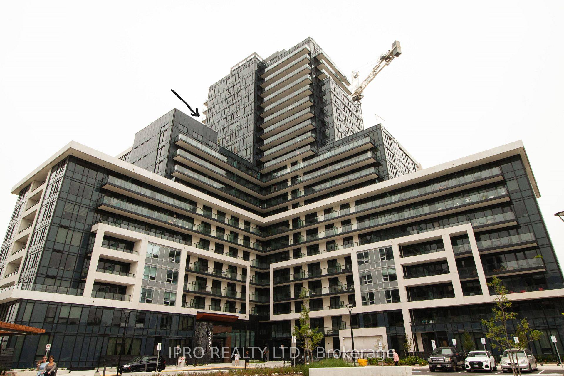 Welcome to your 2 bedroom, 2 bathroom corner suite in the heart of North Oakville !
