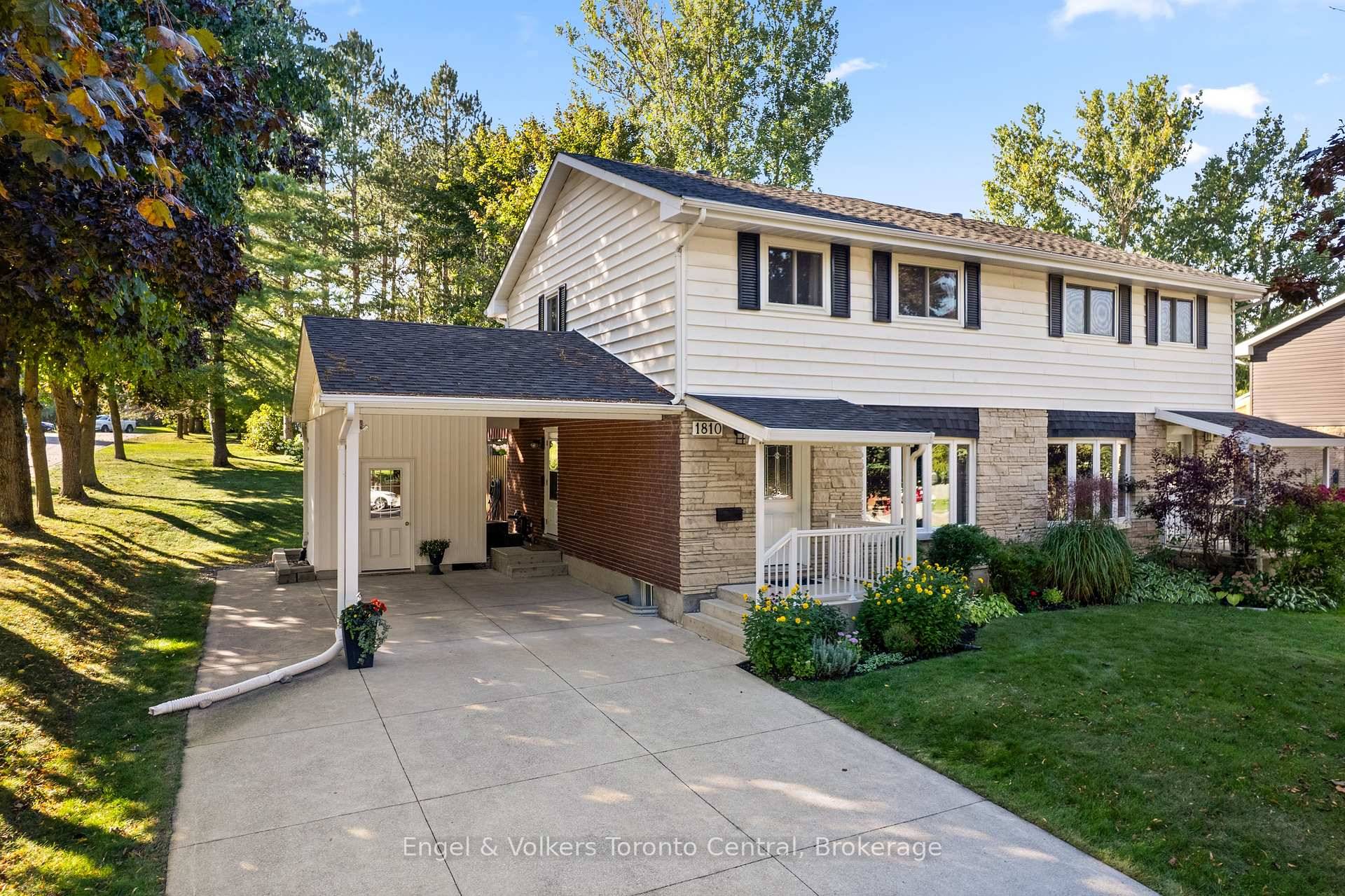 Unpack Your Dreams at 1810 6th Avenue West !