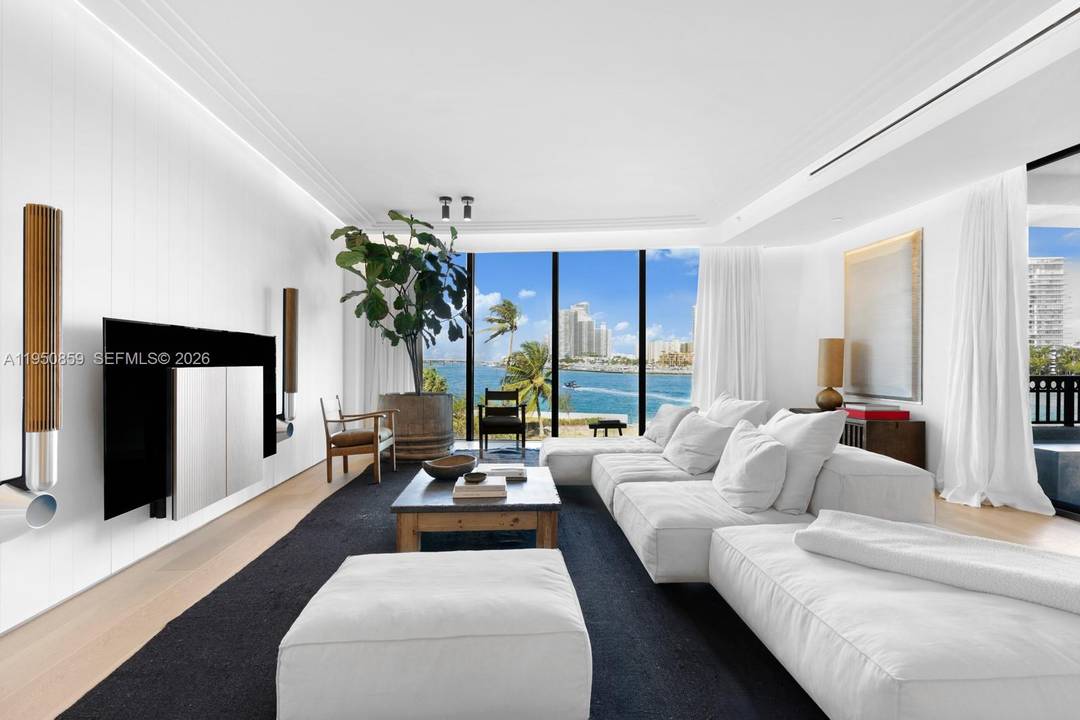 Located on exclusive Fisher Island, Residence 6822 at Palazzo Della Luna is an exceptional 3 bedroom, 3.