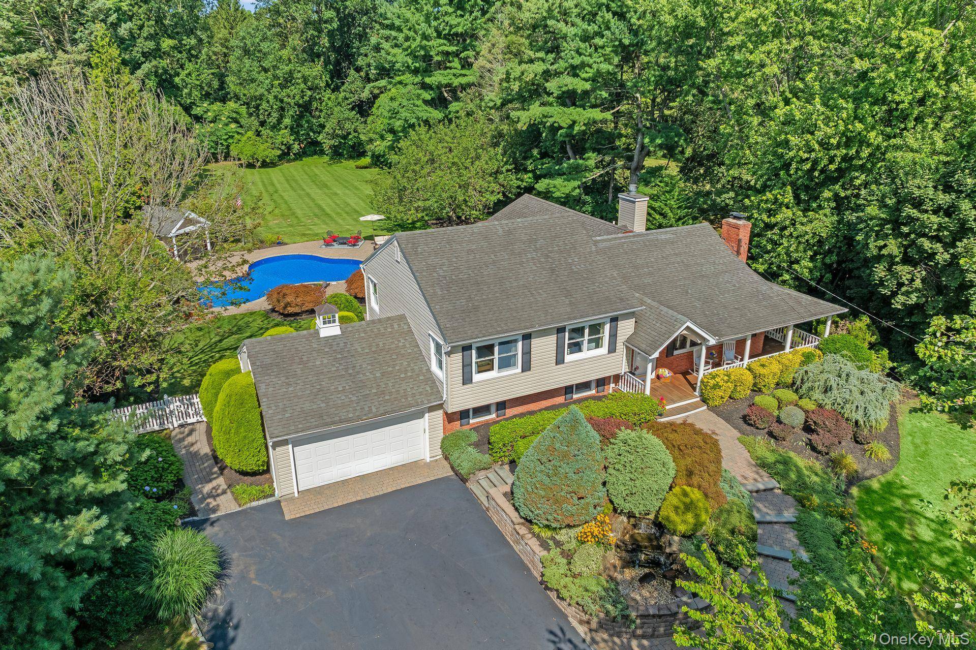 Welcome to the highly sought after Salem Ridge community, where every day feels like a vacation and luxury meets lifestyle.
