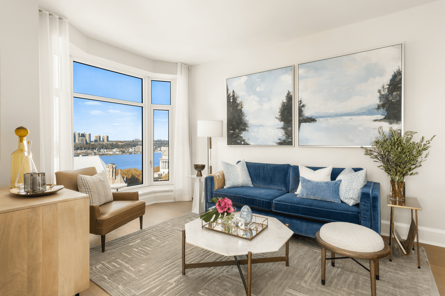 IMMEDIATE OCCUPANCY Boasting unobstructed eastern views and expansive windows, Residence 22D is a 706 square foot one bedroom home that receives plentiful light and air.