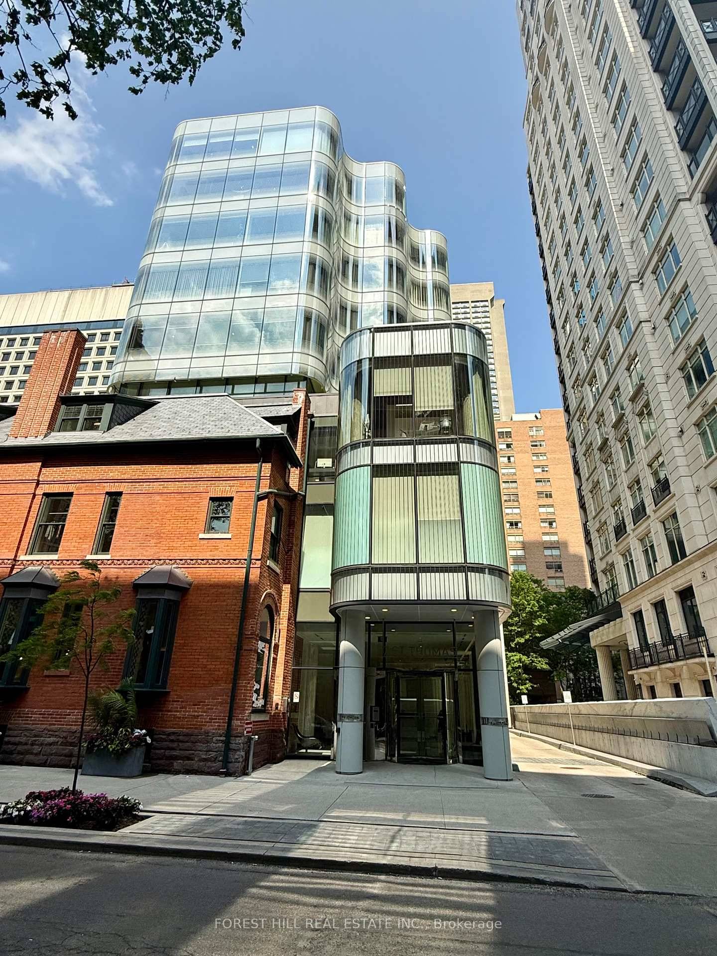 7 St Thomas St 707 Professional Office Space In A Mixed Commercial Use Building Floor To Ceiling Contour Windows Raw Space Waiting For Your Own Design Historical Steet Level Brick ...