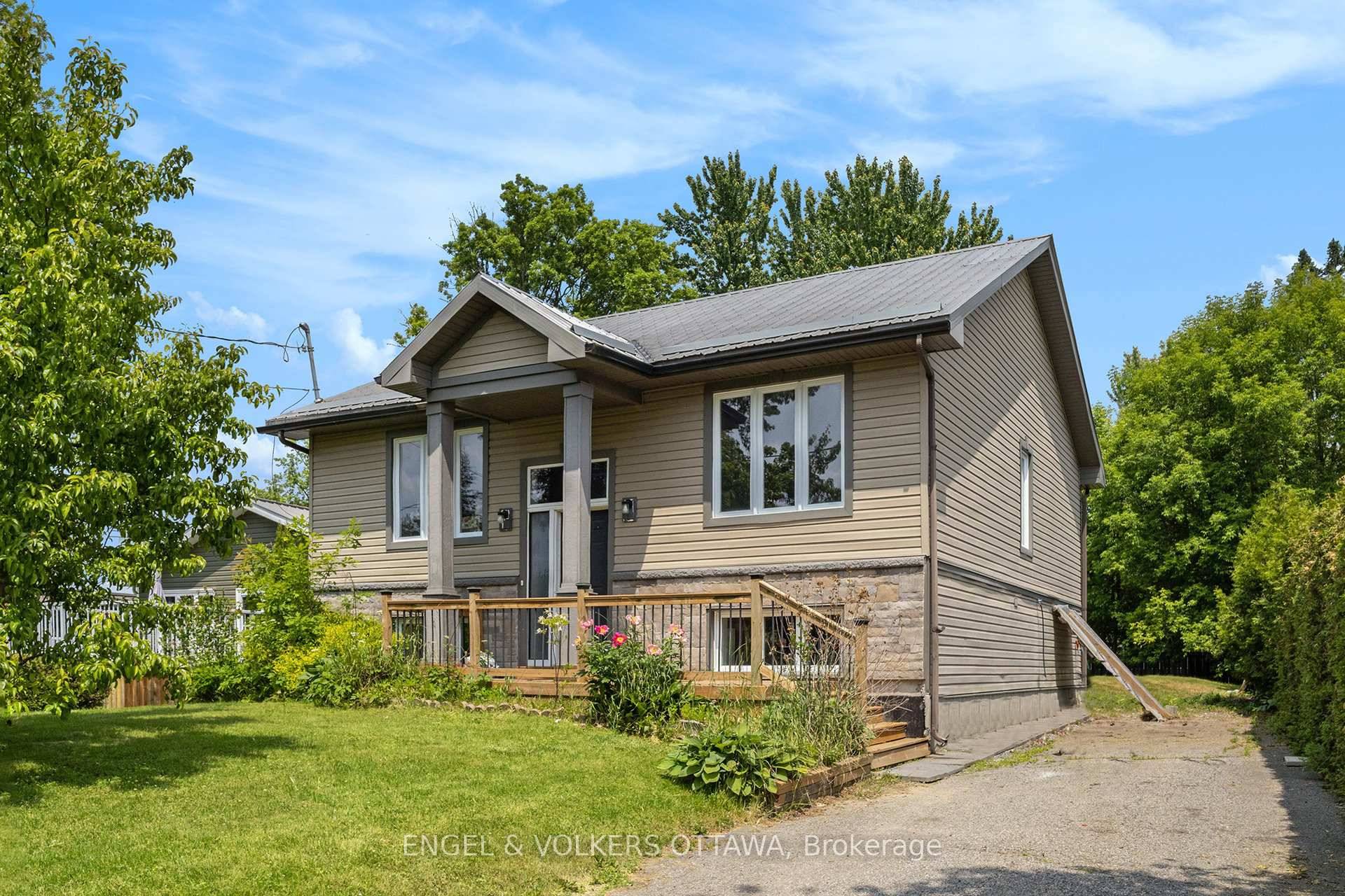 This stunning, fully updated home offers breathtaking views and access to the Ottawa River and is nestled in the prestigious Cumberland Estates.