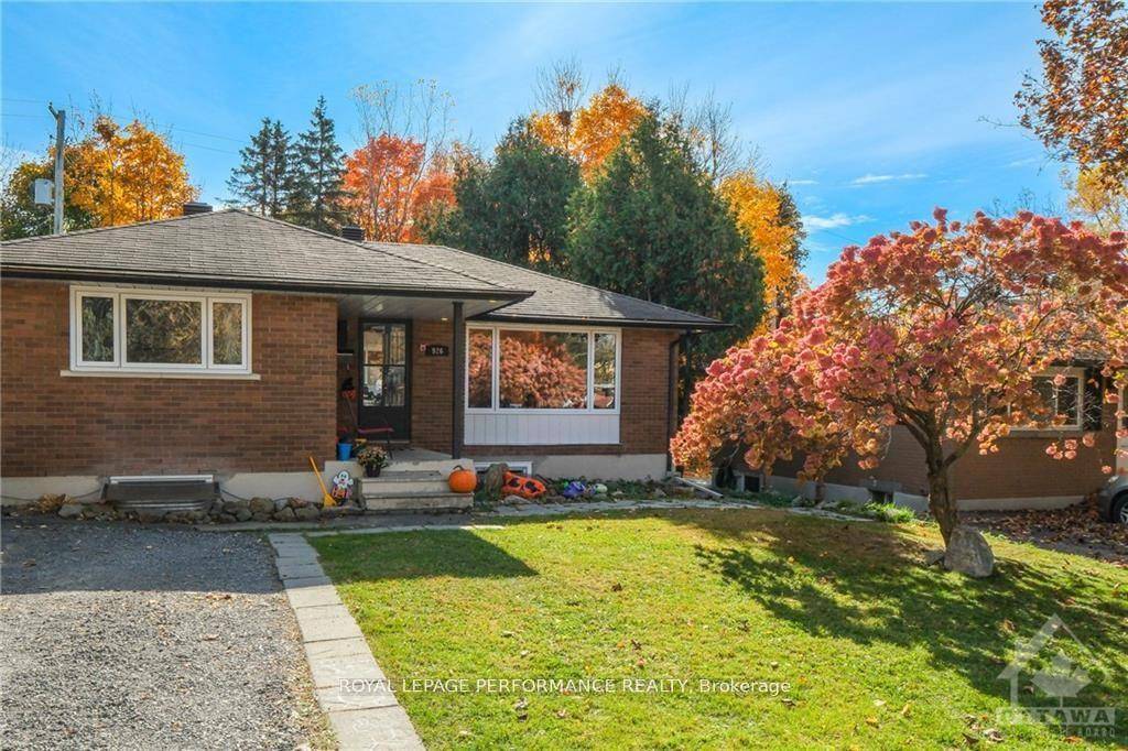 Welcome to 926 Charleswood Avenue main floor unit.