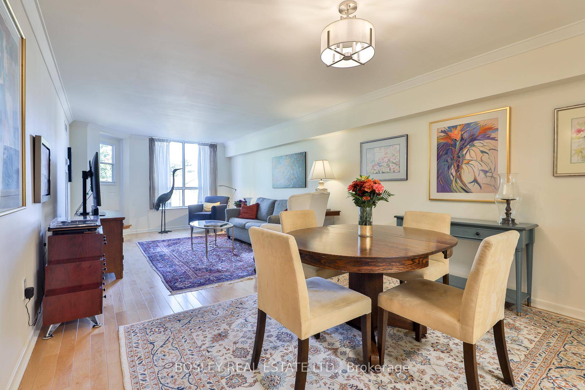 Remarkable suite at Leaside Gate !