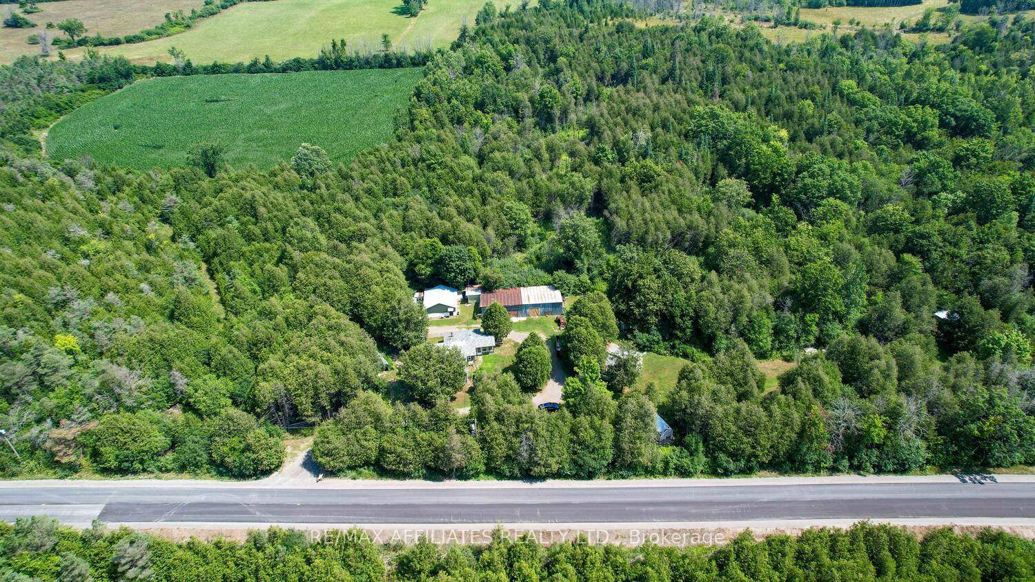 Welcome to 411 County Rd 7 !
