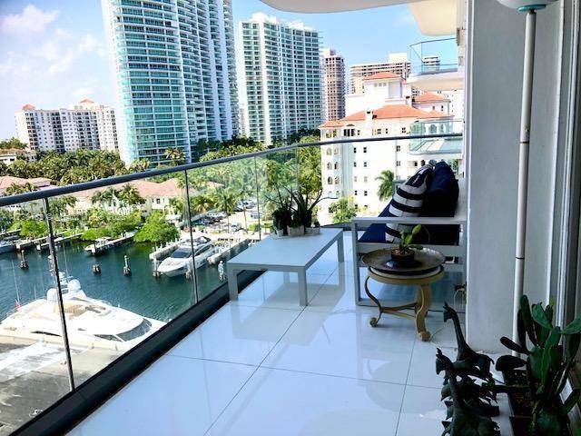 Spectacular apartment completely renovated with exquisite taste, comfortable, large, bright, beautiful view, very close to the beach, Golf Course and Aventura mall Virtual Tour https www.