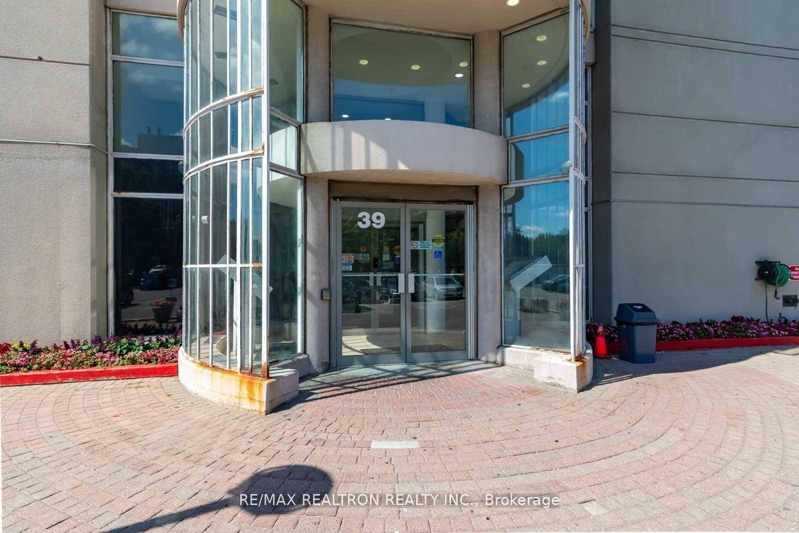 Discover your ideal home in this bright, spacious 2 Bedroom S a large Den with door that can be used as a Third bedroom unit located in Central Scarborough !
