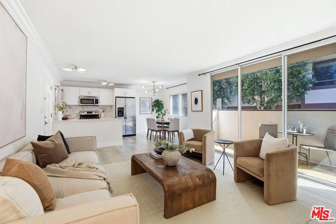 8358 Manitoba St 2BR Playa Del Rey La