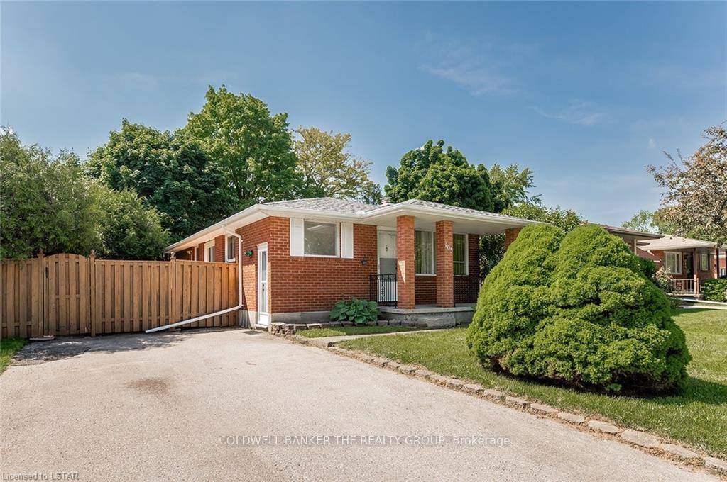 Beautiful detached bungalow for lease Upper Portion Only in great location,, 3 bedroom plus 1 full washroom