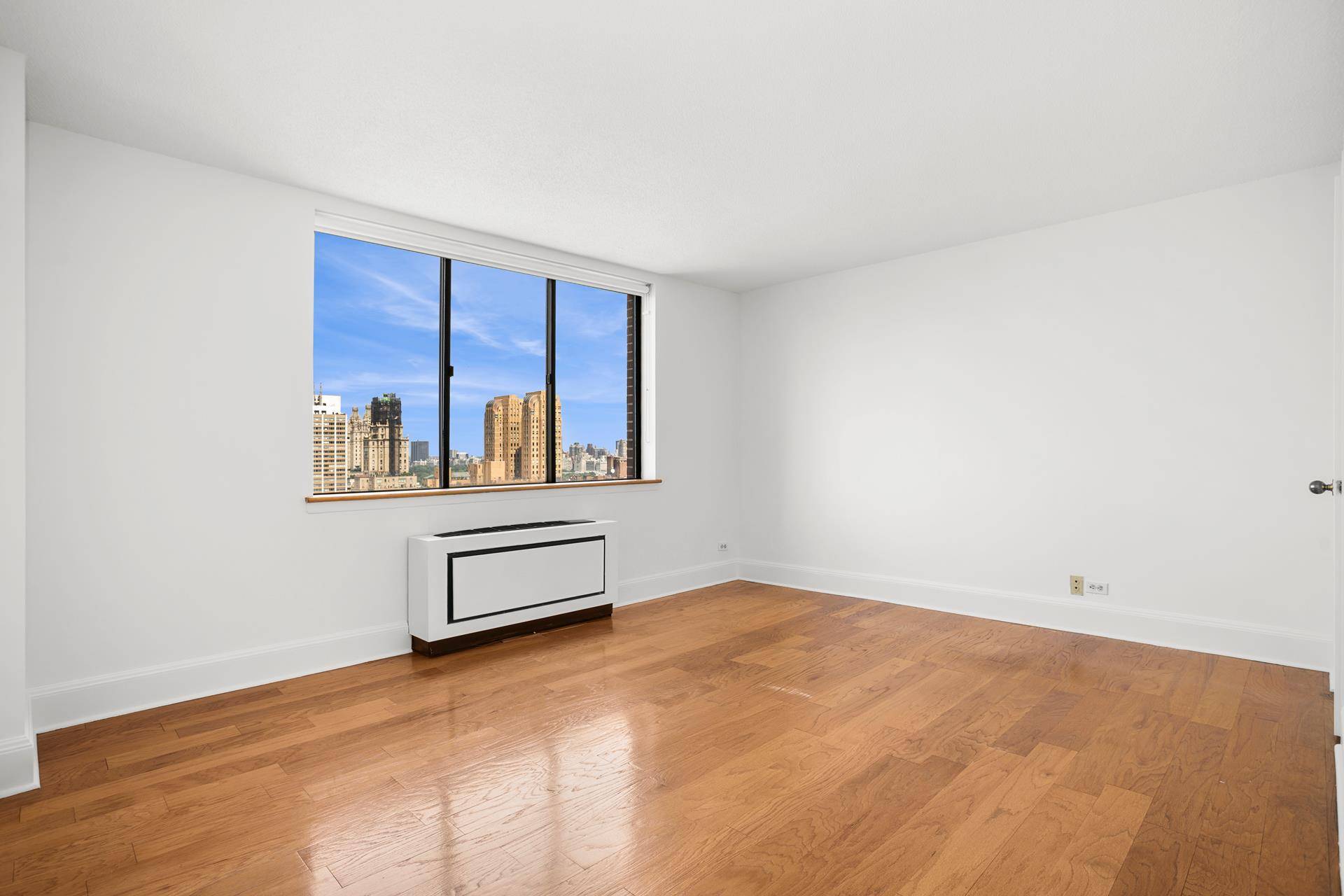High floor one bedroom one bathroom condo with incredible views.