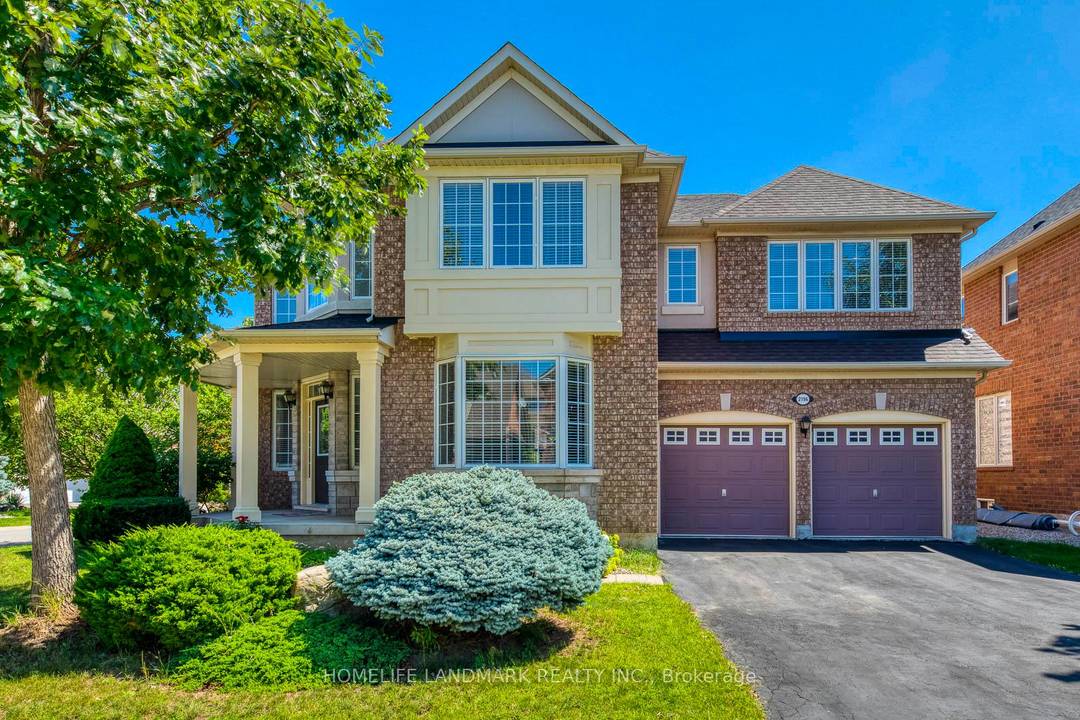 Stunning Home Situated In Westmount for renting !