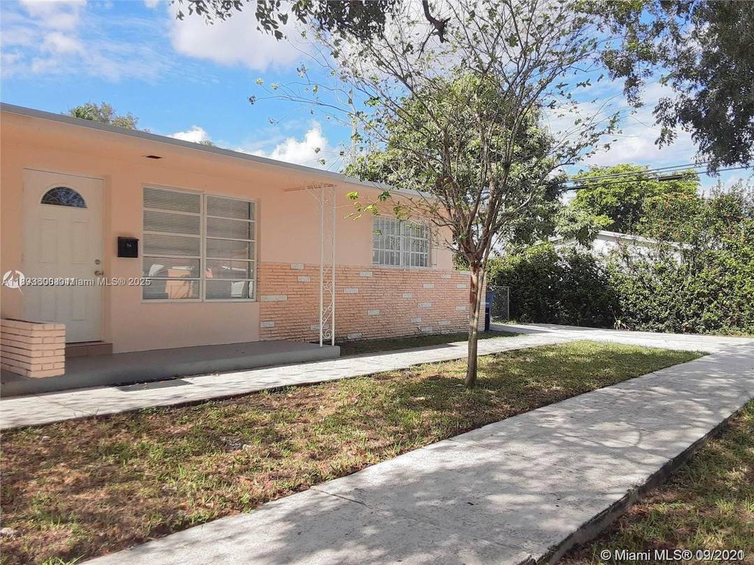 Great income producing Duplex in Hallandale Beach.