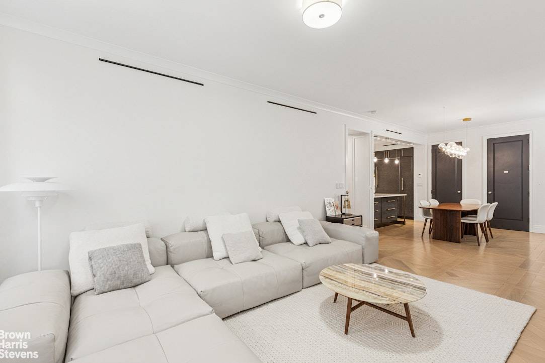 Charming pre war condo located in the heart of the Upper West Side seamlessly combines classic charm with modern comfort.