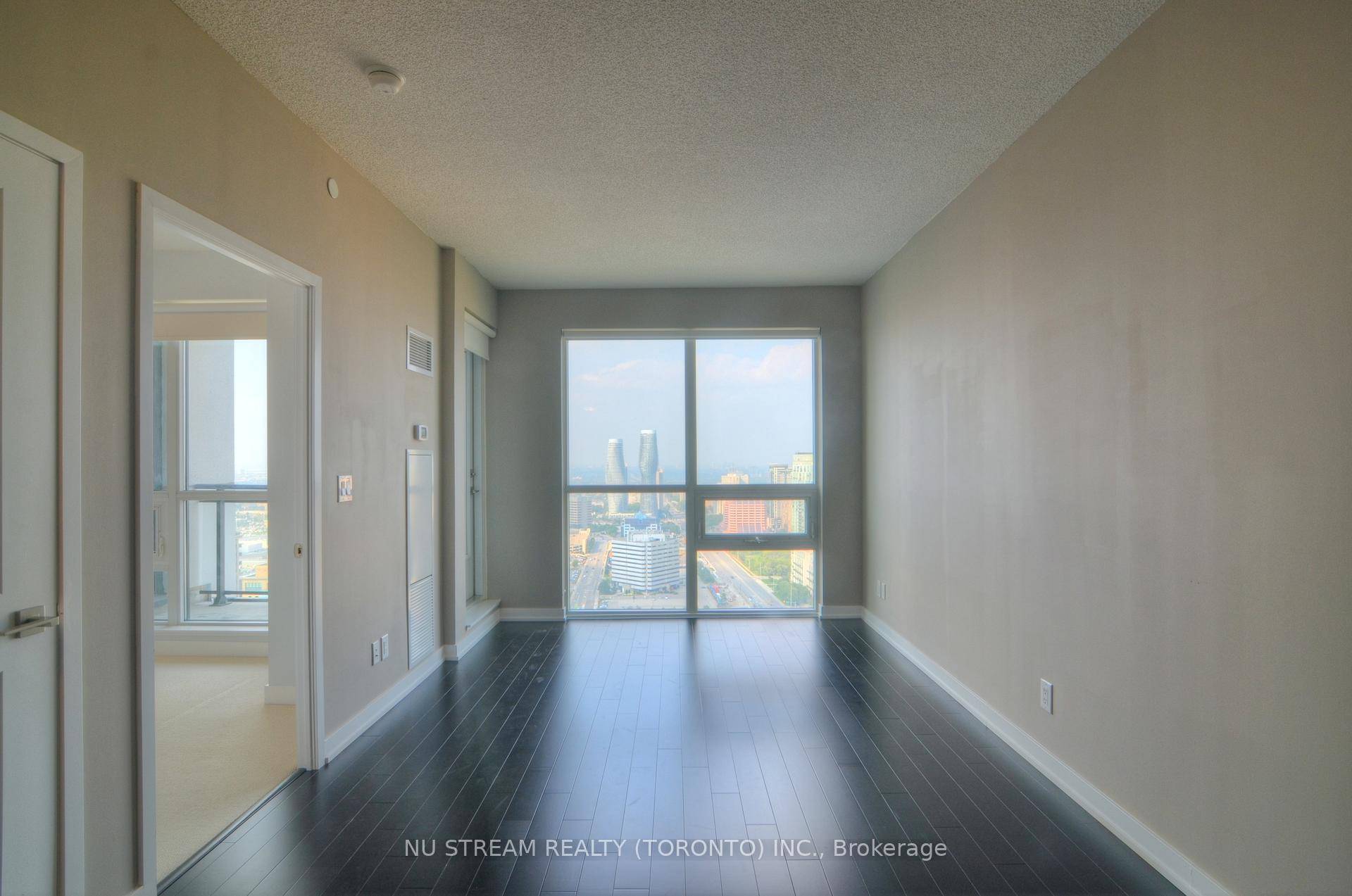 Luxury Condo In The Heart Of Mississauga City Centre, With 9' Ft Ceilings, 1 Bedroom, 1 Bathroom With Breathtaking Views.