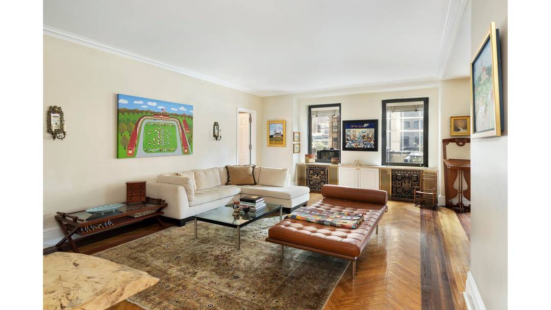 Enjoy a level of unrivaled Service and Attention at the luxurious Ritz Tower located in the heart of Manhattan.