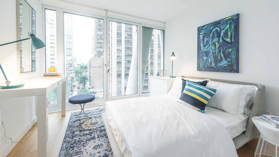 Lease assignment ending 4 19 26 with option to renew ONE WEEK 2344 CREDIT AS LEASE SIGNING Gross rent 9376 paid monthly Net Rent 8907 This renovated Upper West Side ...