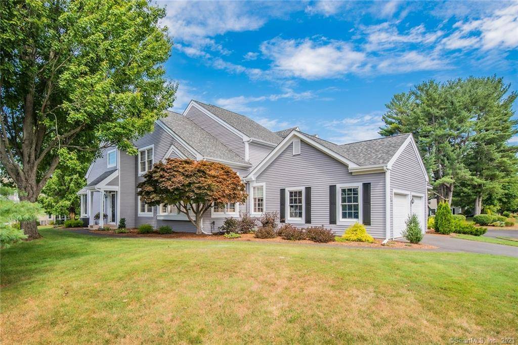 Fully furnished short term rental at the Town Homes of River Highlands aka Cromwell's TPC.