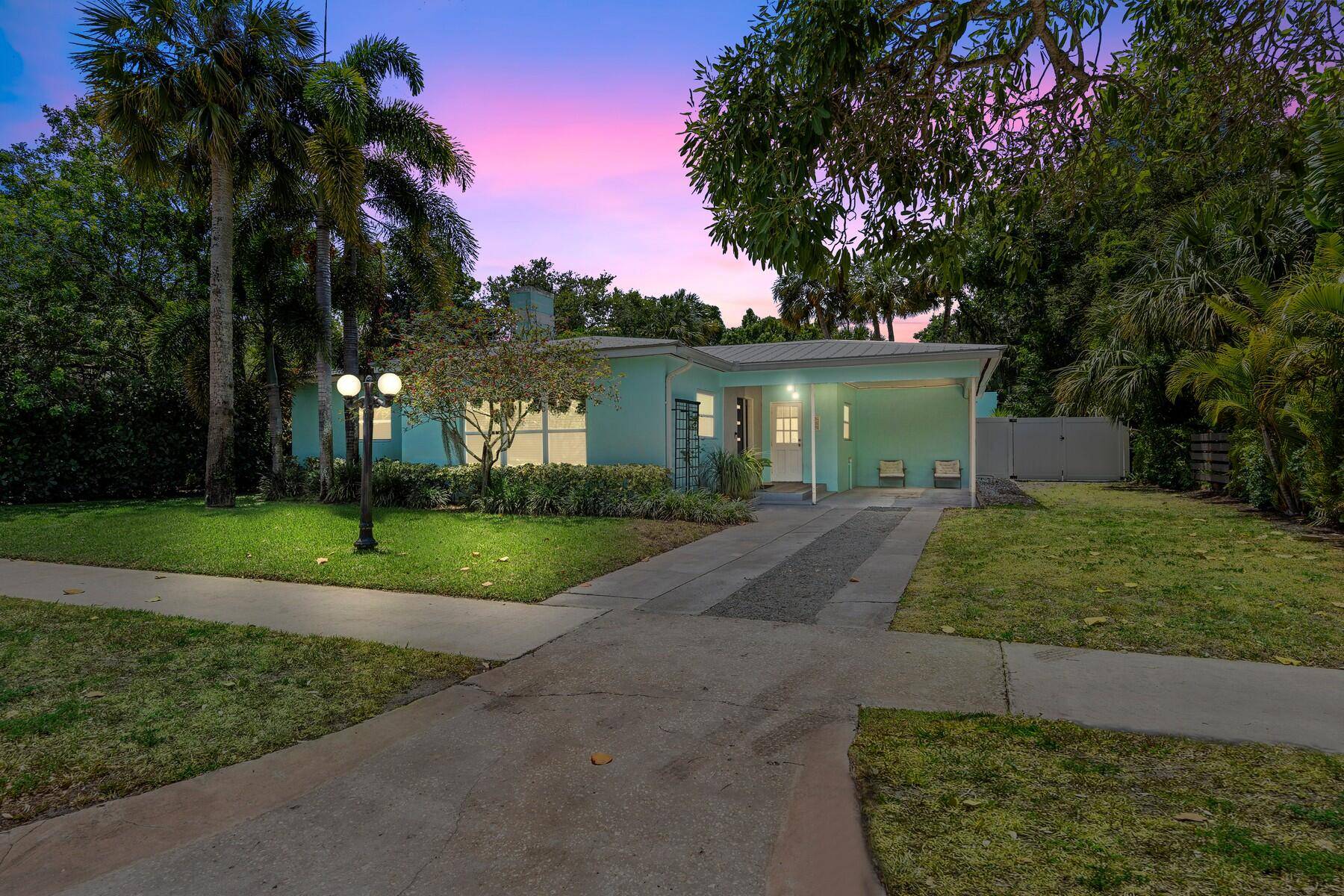 Charming Mid Century Gem in Oakland Park, Fort Pierce Fully Renovated Move In Ready !