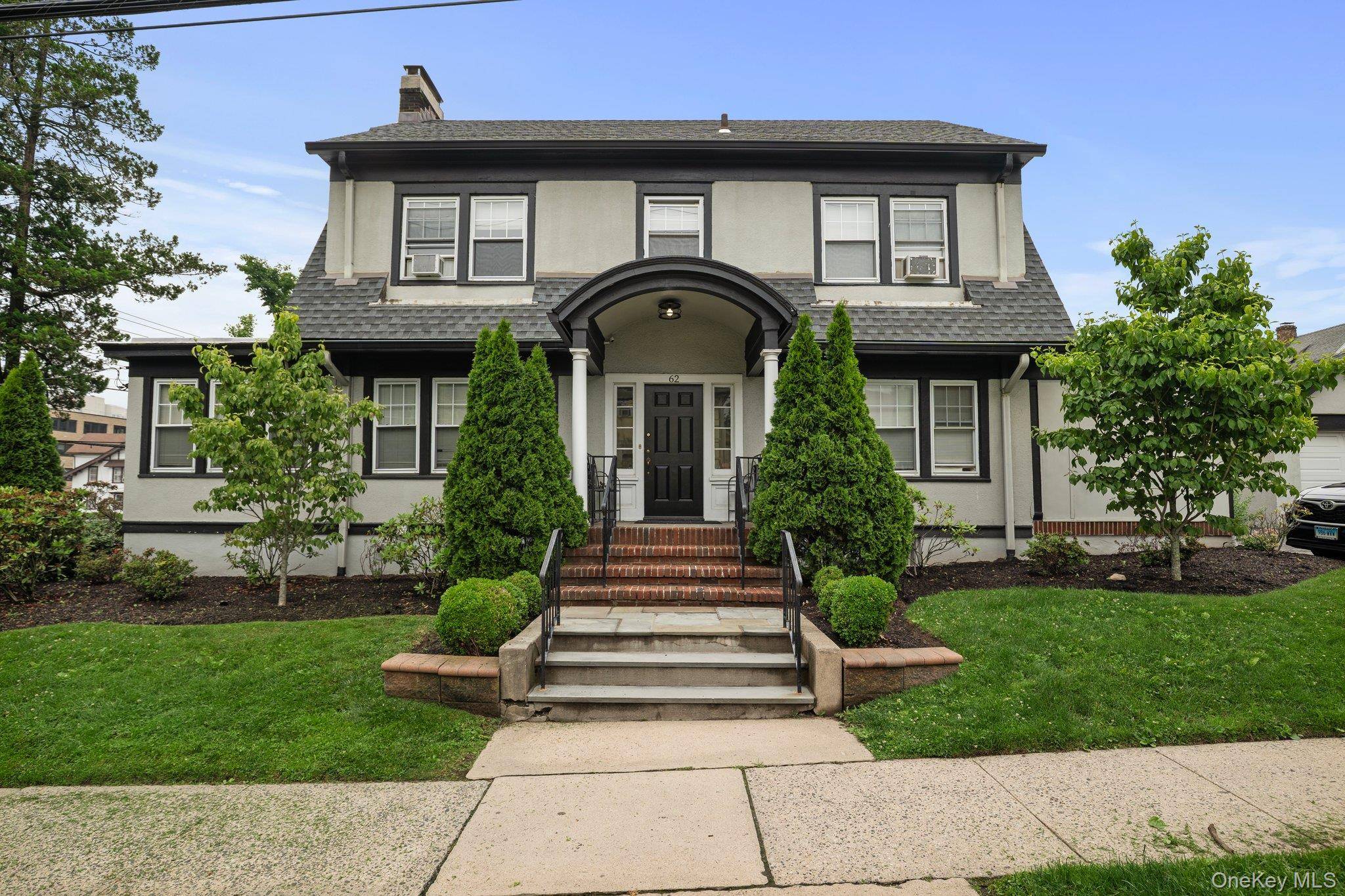 Prime 2, 600 sqft office space available in a free standing building just steps from downtown White Plains.