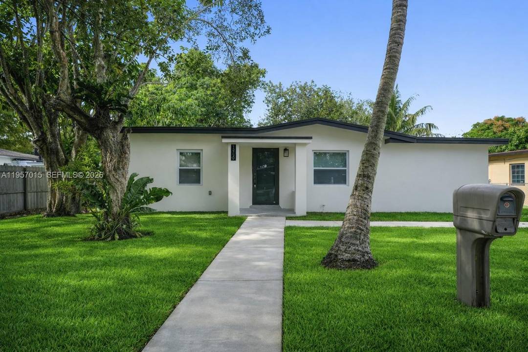 This fully remodeled 3 bedroom, 2 bathroom home in North ?