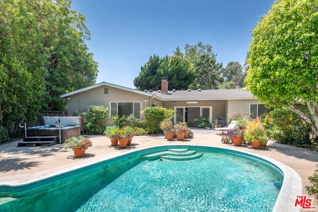 1350   Jonesboro Dr 5BR Brentwood La