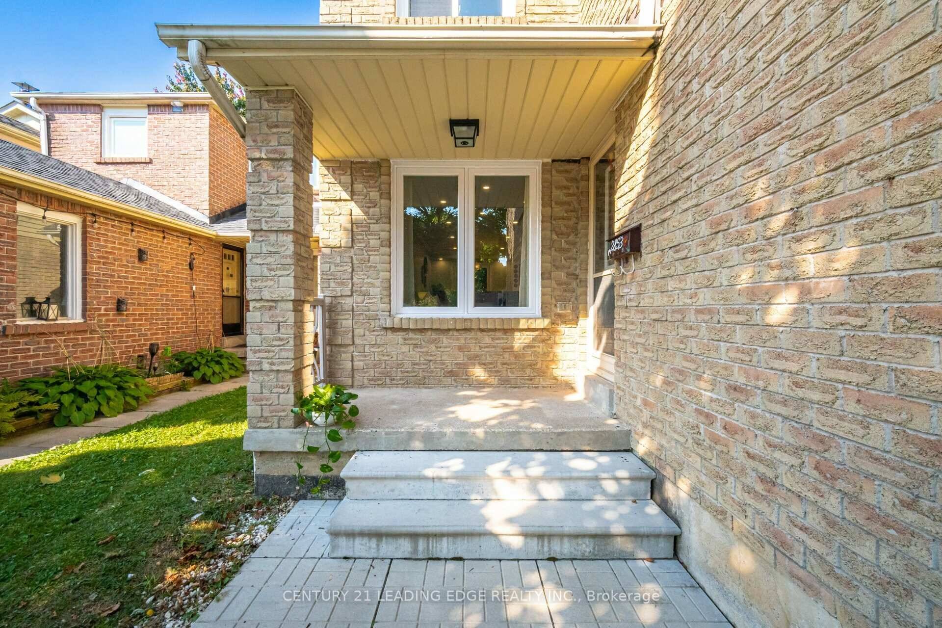 Welcome to 2853 Monticello Mews, a stunning home located on a quiet, family friendly cul de sac in the prestigious Meadowvale community of Mississauga.