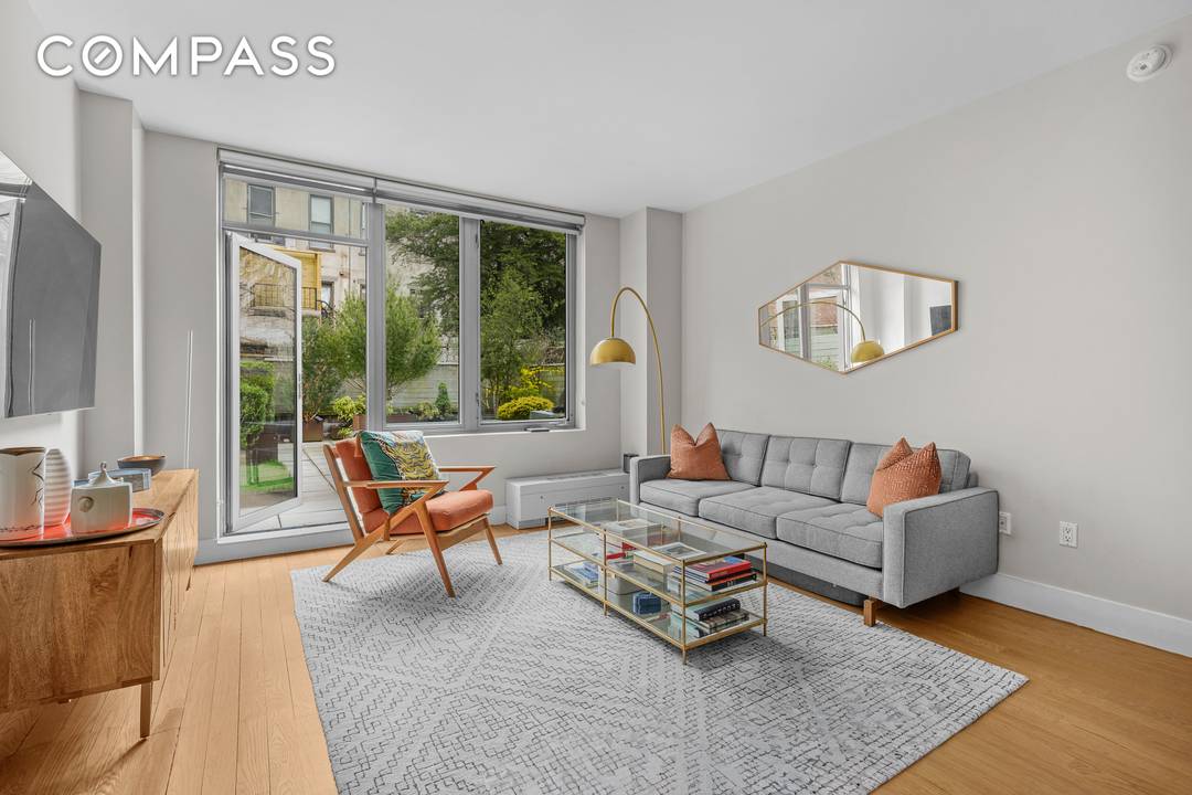 A TRUE URBAN OASIS NEARLY 1, 000 SQUARE FEET OF OUTDOOR SPACE Welcome to Apartment 1B, a beautifully proportioned 1, 074 square foot split two bedroom, two bathroom home with ...