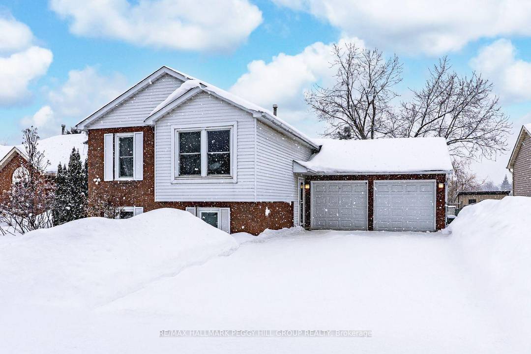 BRIGHT amp ; WELL MAINTAINED 3 BEDROOM UPPER LEVEL FOR LEASE WITH GARAGE PARKING, FENCED BACKYARD, amp ; IN SUITE LAUNDRY !