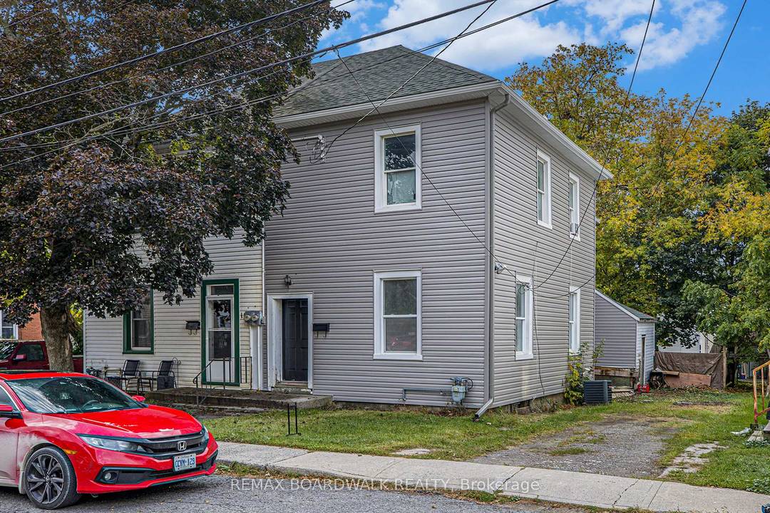 Welcome to 20 Montague Street in Smiths Falls a semi detached 3 bedroom, 2 bathroom home with excellent potential for first time buyers or investors.