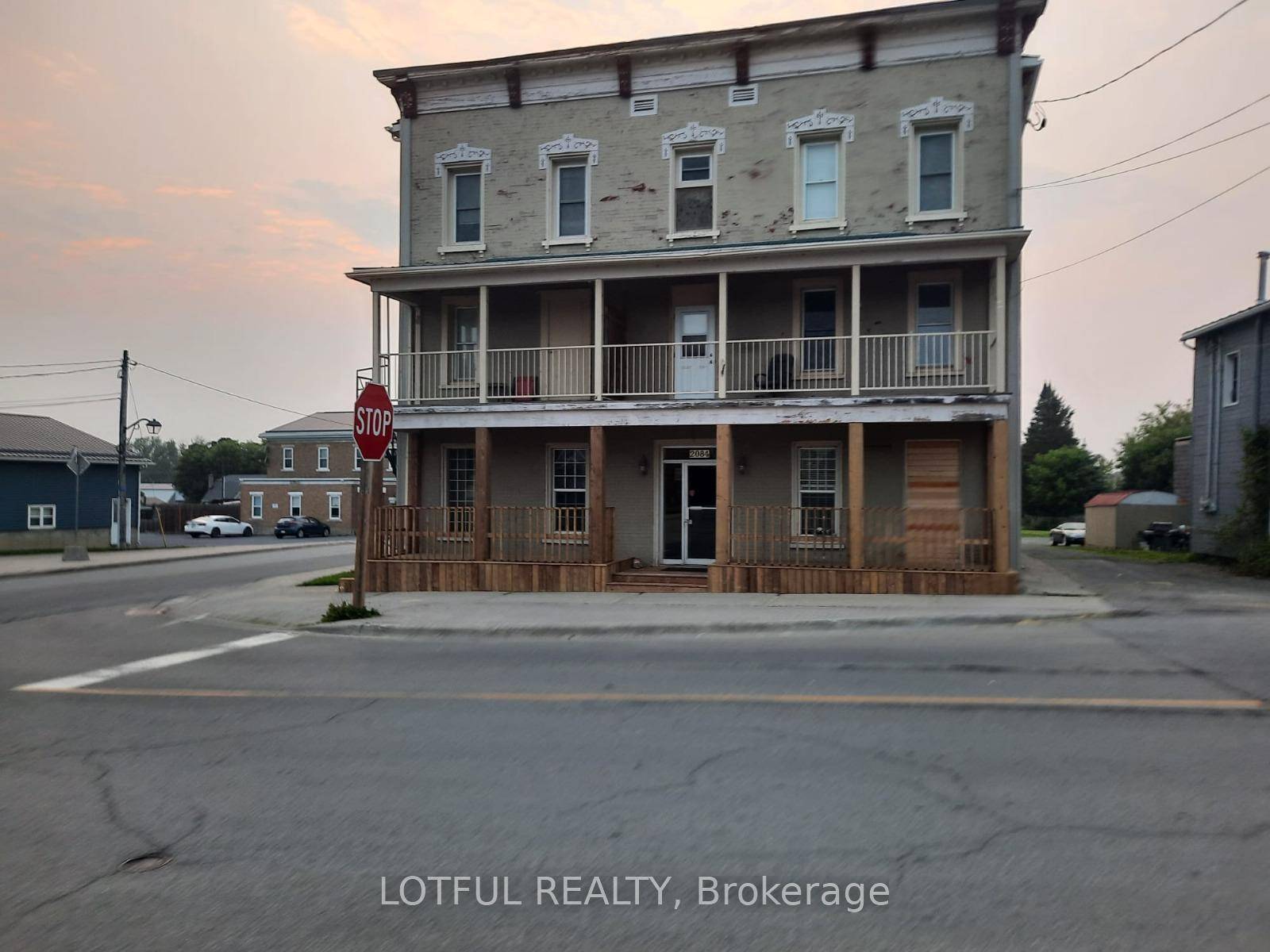 ALL INCLUSIVE ! ! Enjoy peaceful small town living in this bright and spacious 2 bedroom apartment located in Cardinal, just steps from the scenic St.