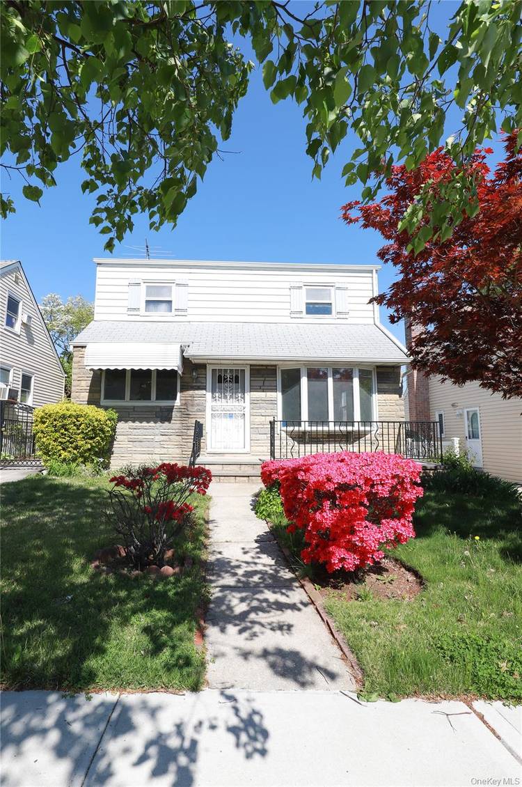 Newly renovated one family home for rent in prime Whitestone !