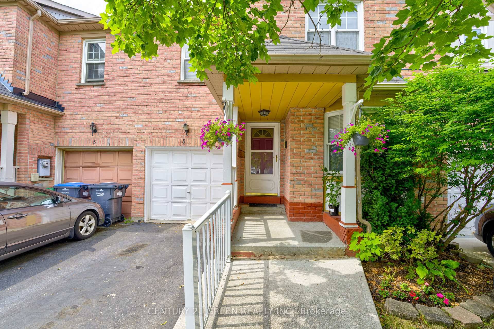 Spacious 3 1 Bedroom Townhouse with Finished Basement amp ; Second Kitchen in a Prime Location !