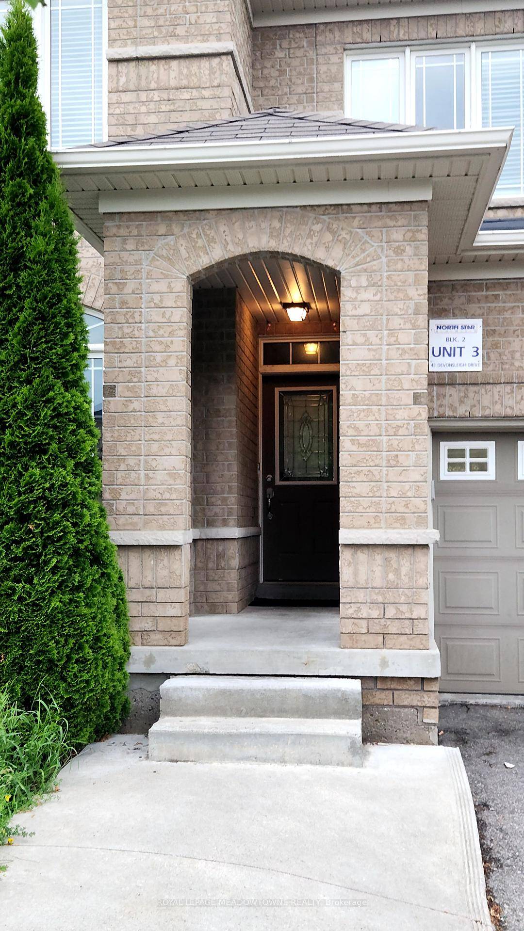 Beautiful 3 1 Bedroom Townhouse with great lighting located in North West of Brampton.
