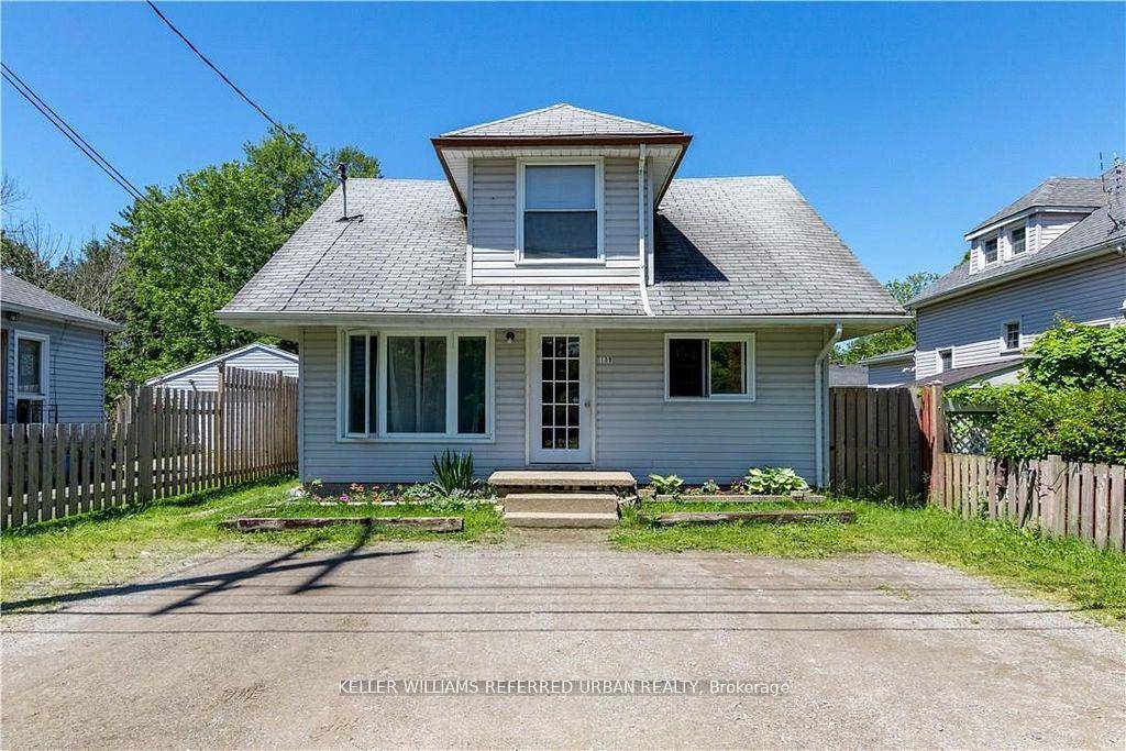 Bright 2 Bedroom Main Floor Apartment Address 139 Ridgeway Rd, Fort Erie Crystal Beach, ON Live Just Minutes from Crystal Beach !