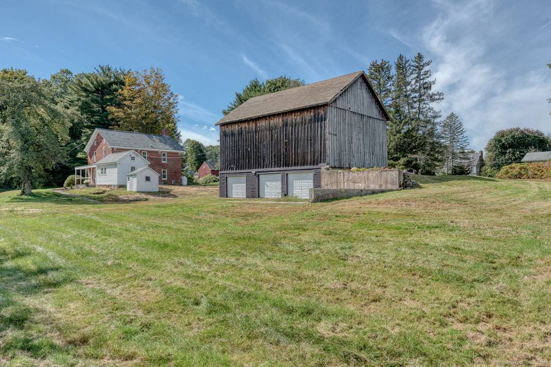 Classic 1790s Farmhouse with Exceptional 2025 Modern Updates Step into a rare blend of history and modern comfort in this beautifully renovated 1790s farmhouse, the original homestead of a former ...