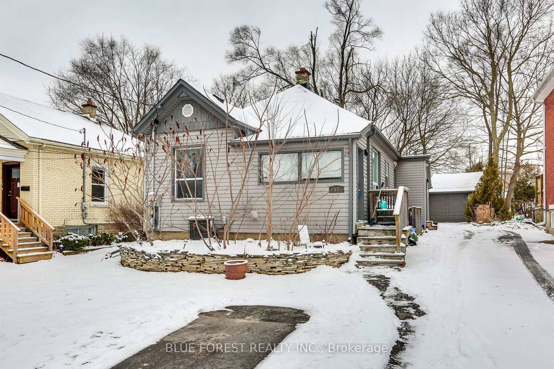 Great central location and easily within walking distance to University of Western Ontario.