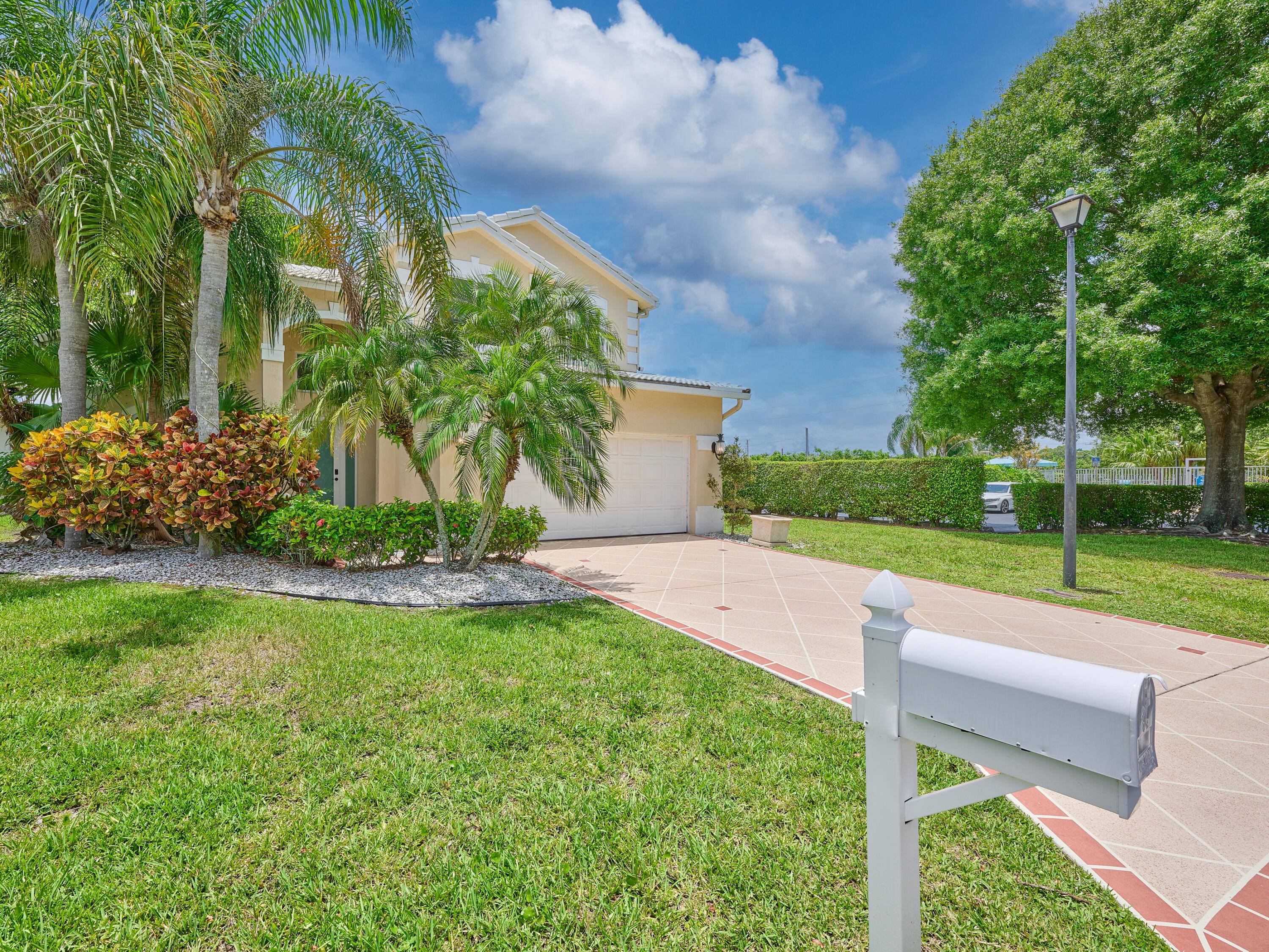 Welcome to your new home in Madison Lakes.