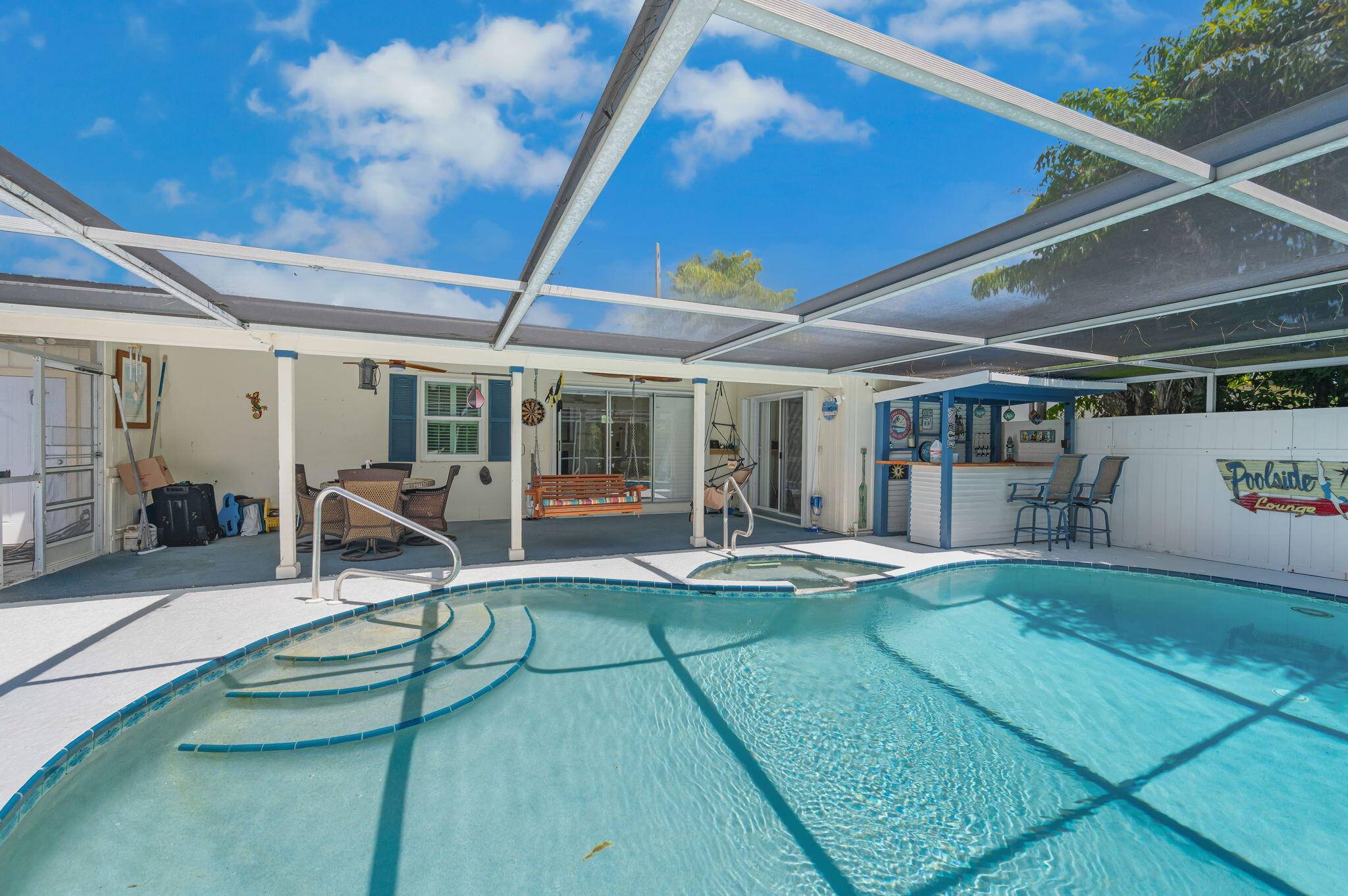Ready to move in 3 bedroom, 2 bath home in Sandpiper bay community.