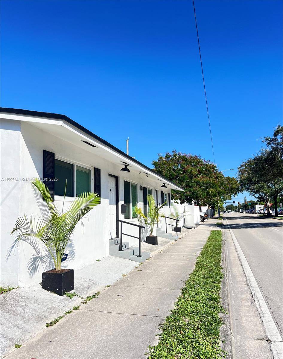 Rarely found Multifamily Duplex, 2 Identical units, 2 1 each Unit with private entrance and parking spaces, one of the Units with patio and plenty of parking, the other with ...