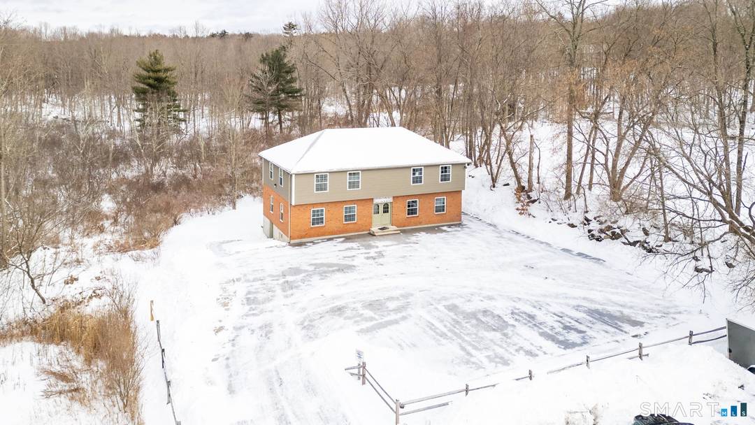 Set on 3. 57 acres in the desirable Borough of Bantam, this well maintained commercial building offers exceptional mixed use potential.