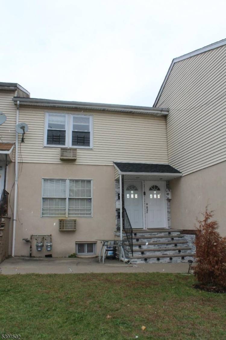 Don't miss this impeccable 2 multi family side by side investment property.