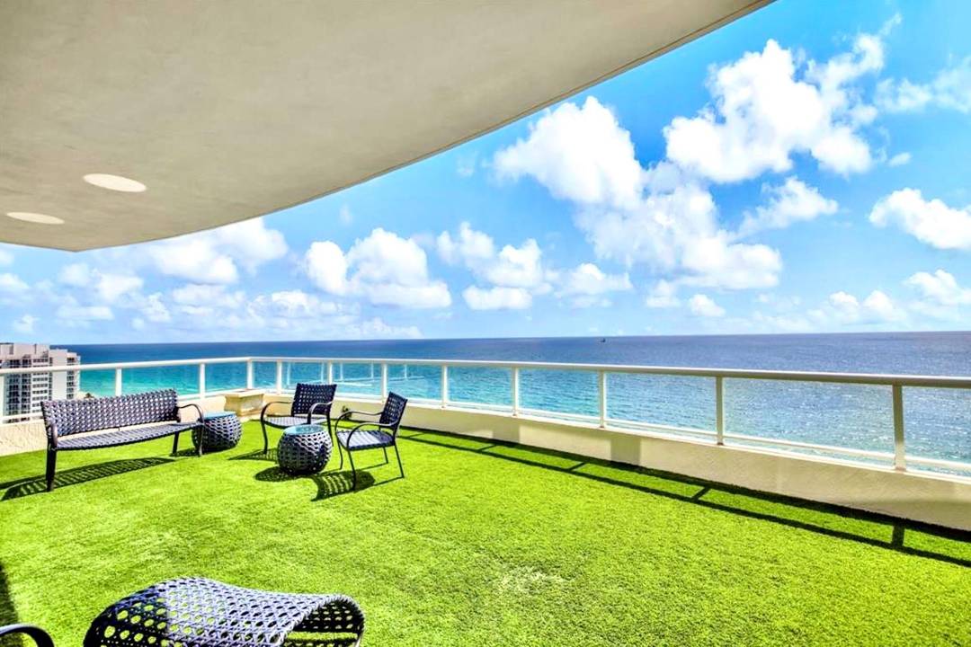 DIRECT OCEANFRONT CORNER WRAP AROUND BALCONY RITZ CARLTON PRIVATE RESIDENCE OCEAN TO INTRACOASTAL.