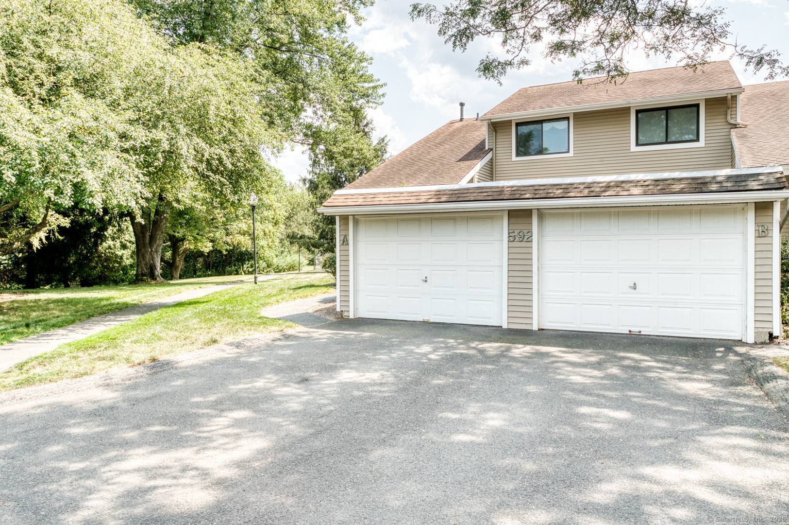 Welcome to one of West Hartford's most desirable communities where comfort, convenience, and value come together !