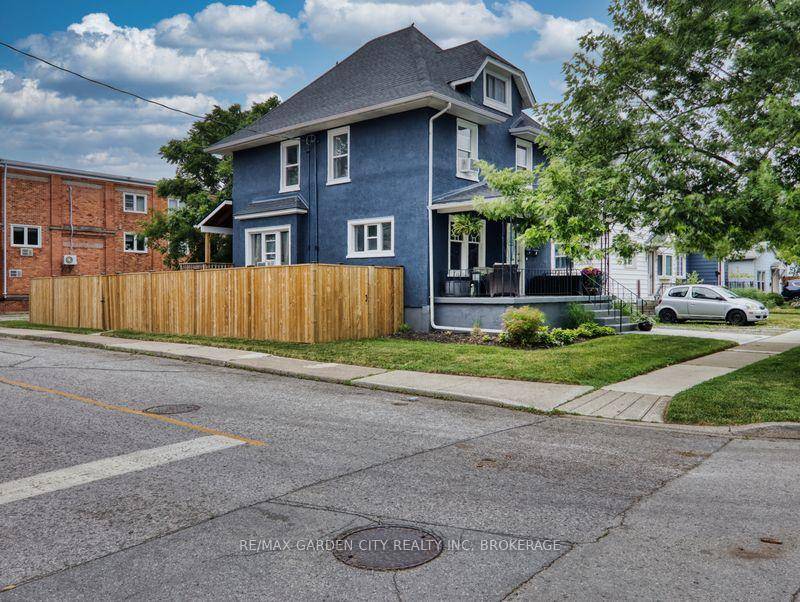 Well cared for 2 storey with 3 self contained units located close to downtown which has been this same continued use for over 30 years by the last 4 owners ...